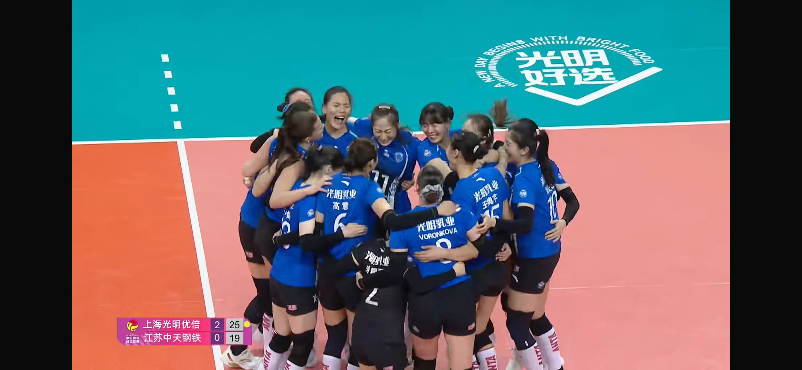 恭喜上海女排！时隔25年重登联赛冠军之巅🏆 