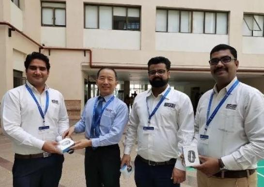 现在无耻的印度人，在中国深圳成立技术非常低的科技公司，然后复制中国成熟的科技产品