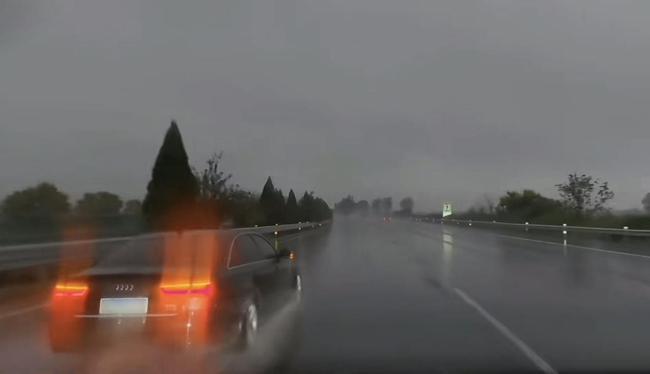 数据驱动进化！鸿蒙智行百万用户经验炼就“AI老司机”
谁能想到，鸿蒙智行的“AI