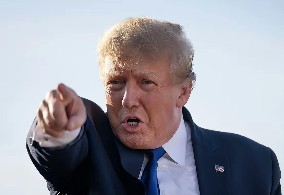 特朗普政府对伊朗的“先小打后大打”策略，本质上是以极限军事施压换取政治妥协的霸权