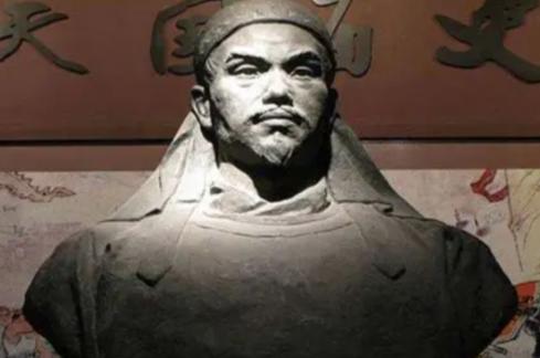 1855年，洪秀全洗完澡，妹妹洪宣娇未经通报就进来了，洪秀全笑着说：“妹子，好久
