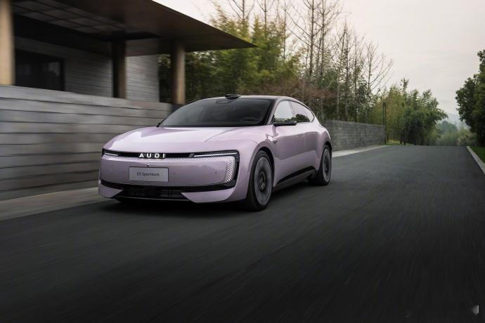 奥迪E5来了，AUDI E5 Sportback ，没有四环标志的全新合作奥迪，