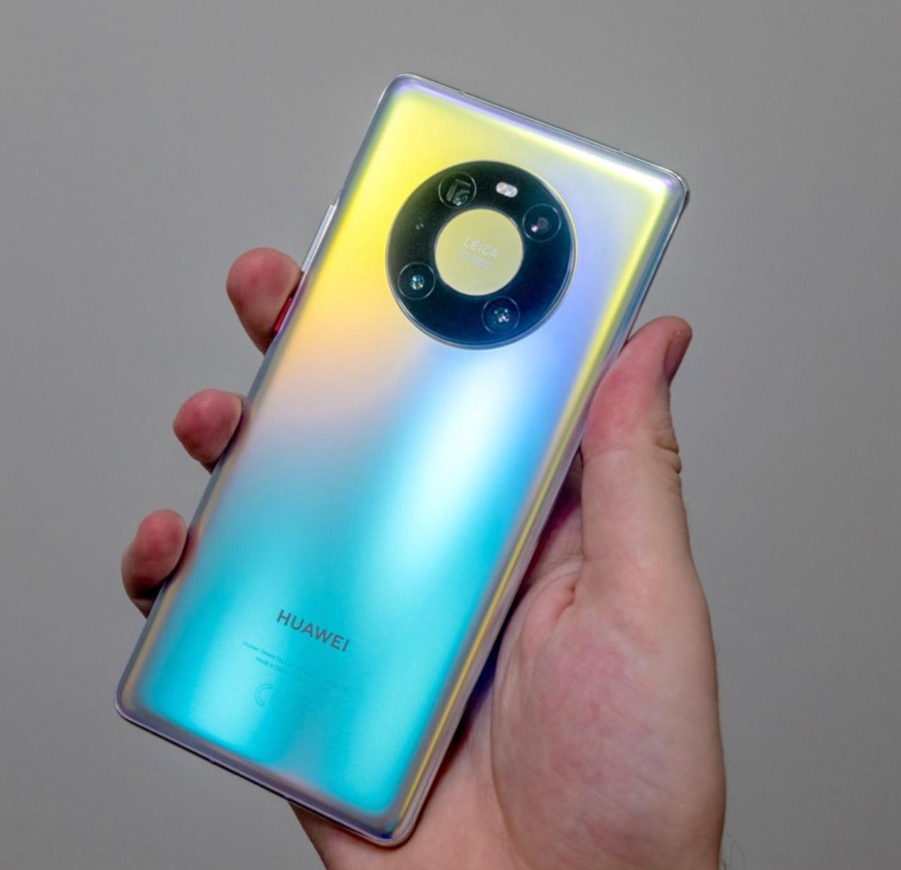 近10年华为手机中国市场销量
2016   7840万台
2017   1.02