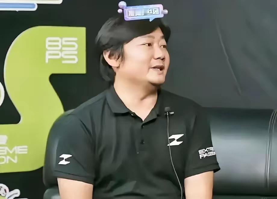 记者问张雪哪个摩托车品牌世界第一，他张嘴就来：“本田。”

现场有人当场翻白眼。