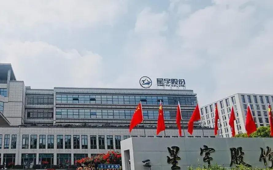 上班一个多月就想劝退？应届生直接向欧盟投诉，公司立马道歉补偿！

这件事真正值得