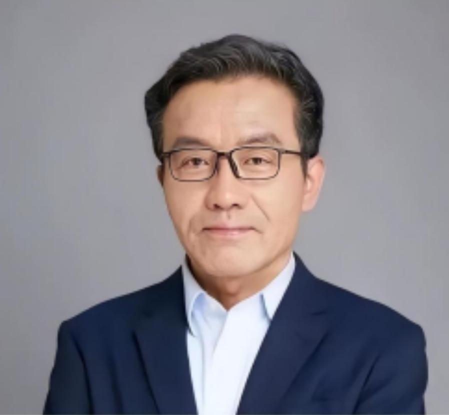 [微风]复旦大学教授王德峰，撕开了中国社会当下最大的遮羞布，振聋发聩！他说：“今