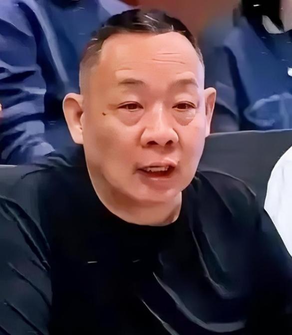 胖东来这次关掉的，偏偏是一家“不差钱”的老店。
许昌生活广场经营了24年，202