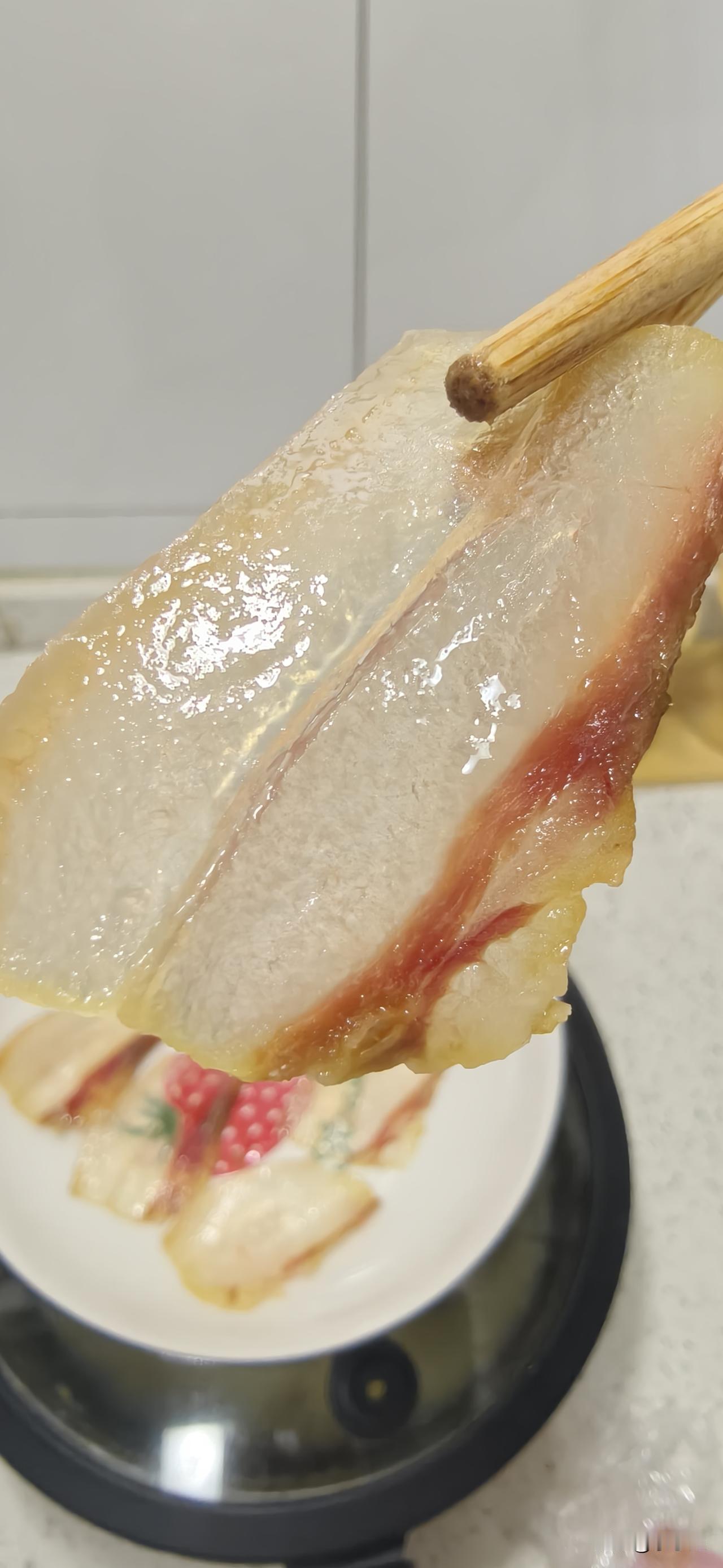 腊肉直接炒又咸又硬？30年厨师的大姨教我一招，软糯不柴还不咸
 
真的，好多人吃