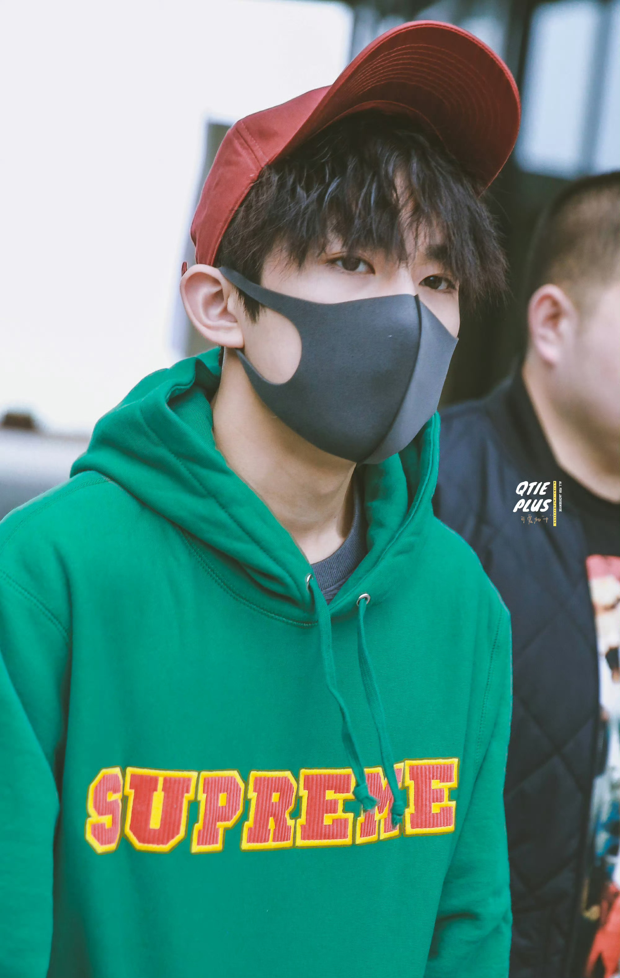 锡纸烫这个发型我也好喜欢四字 易烊千玺 yyqx 四字弟弟易烊千玺电影蛮荒禁地