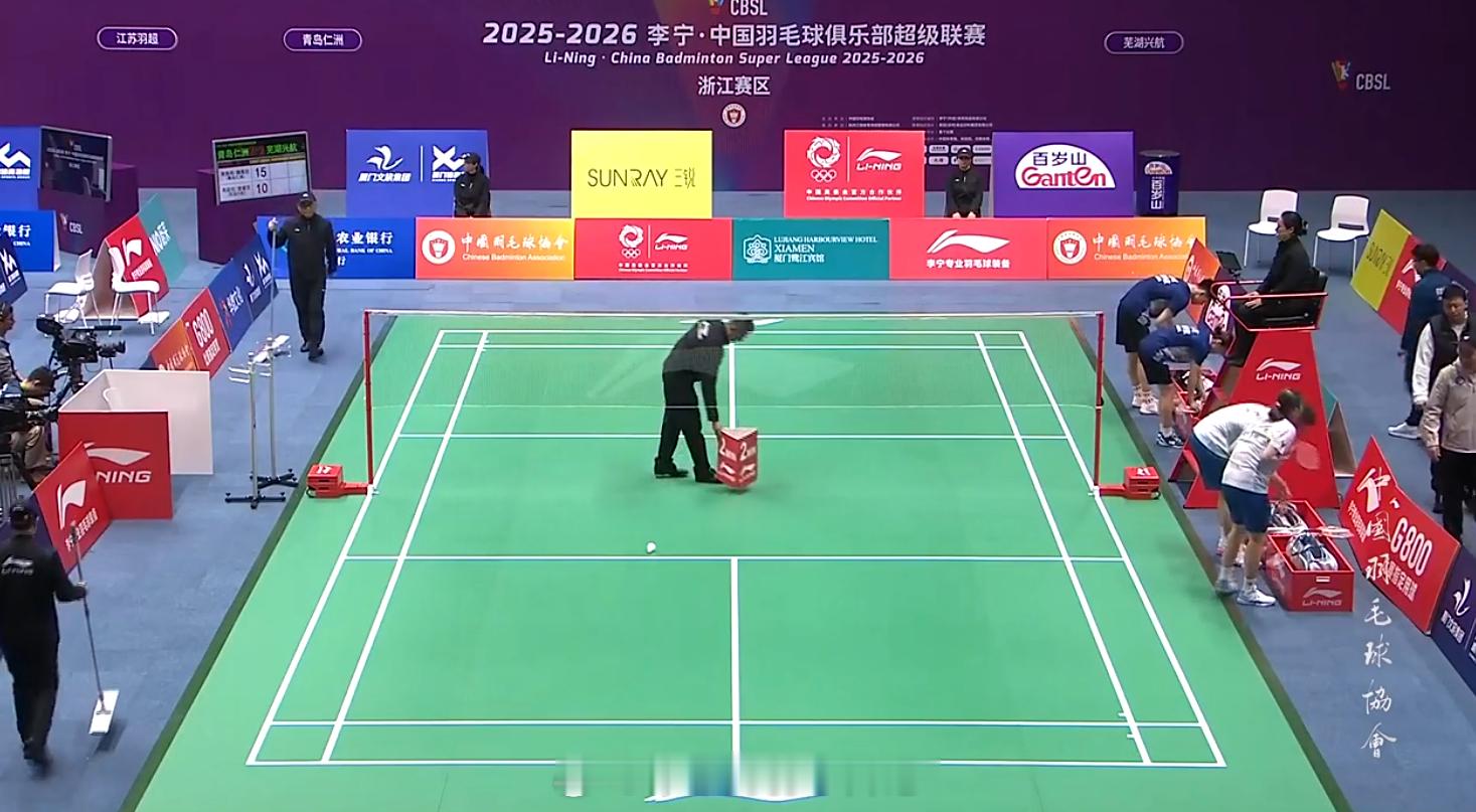 羽超联赛 青岛仁洲 2-2 芜湖兴航 女双 魏雅欣/王漪朵 15-8 15-7 