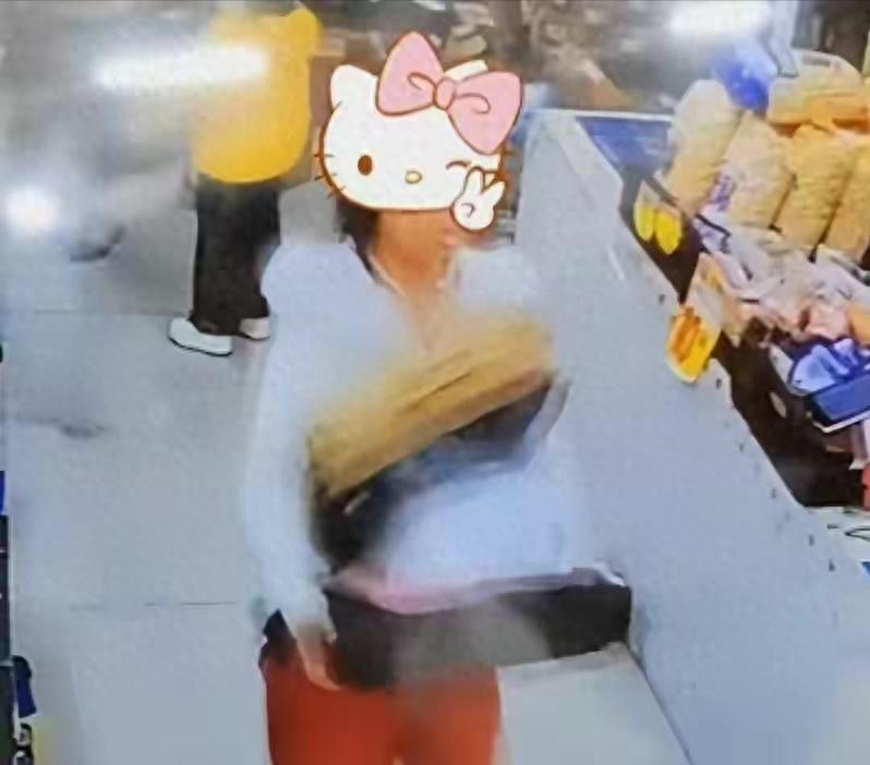 女子仅退款白嫖新进展:店主拒20万私了，女子已归案，曝炸裂细节

最近烟台有个女