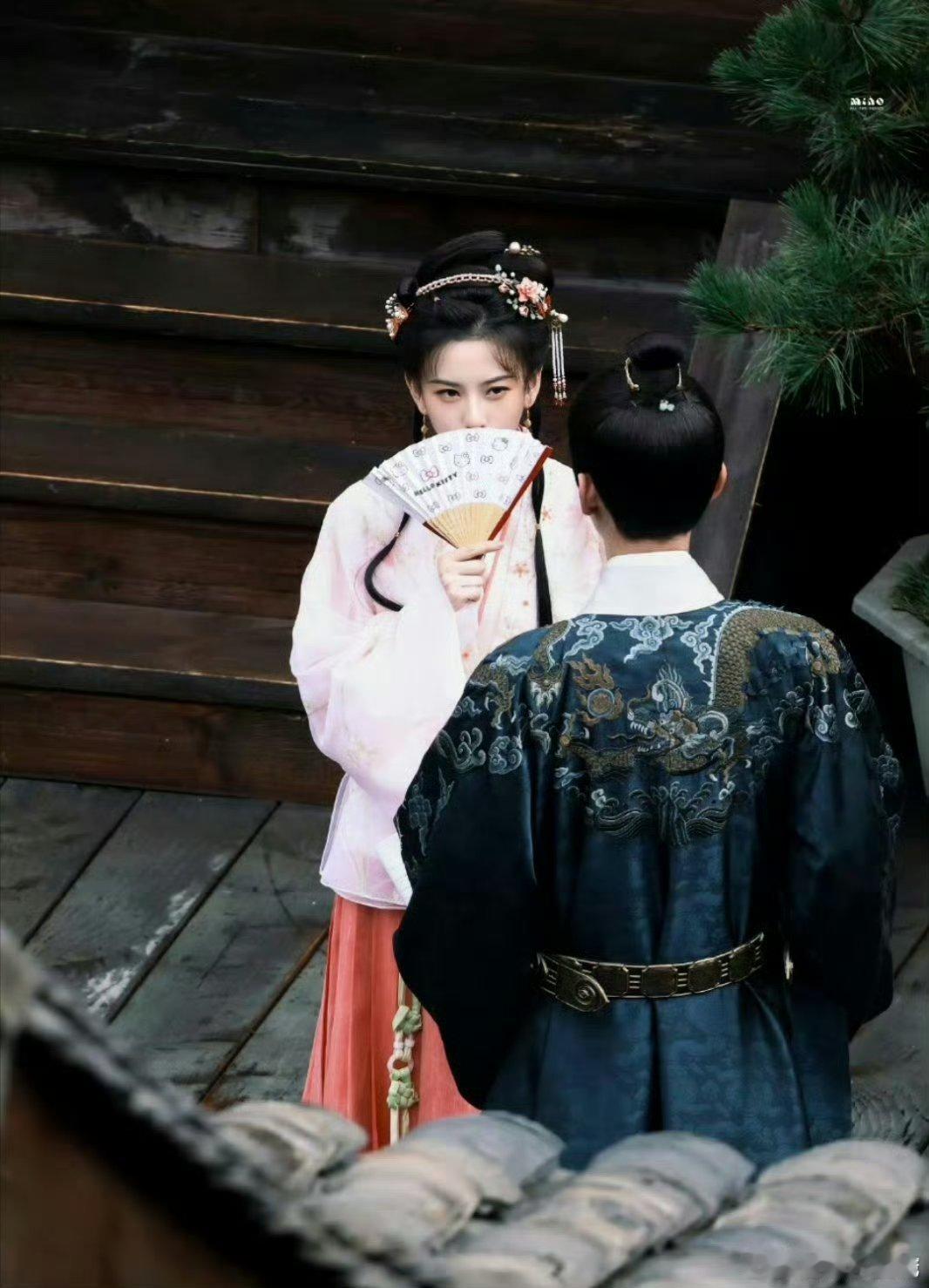 是谁家的小可爱啊 原来是宋祖儿啊宋祖儿的古装新剧《表妹万福》里面的新路透 小团子