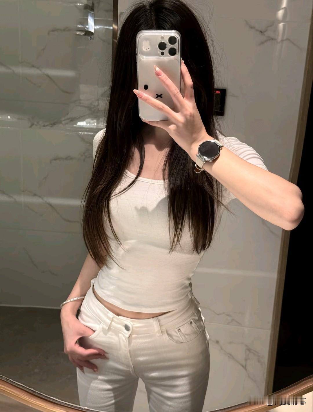 白色系穿搭，简约又时尚！