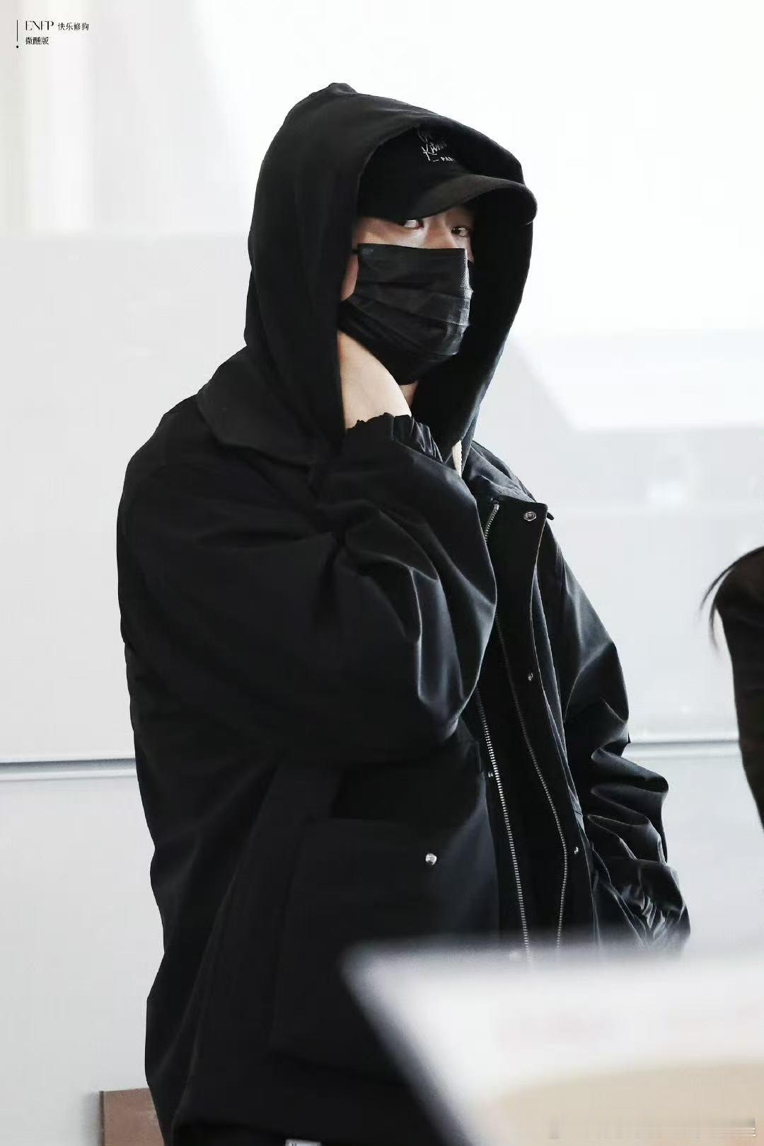 魏大勋allblack出发阿勒泰 ​​​好长一条魏大勋～太帅啦！ ​​​