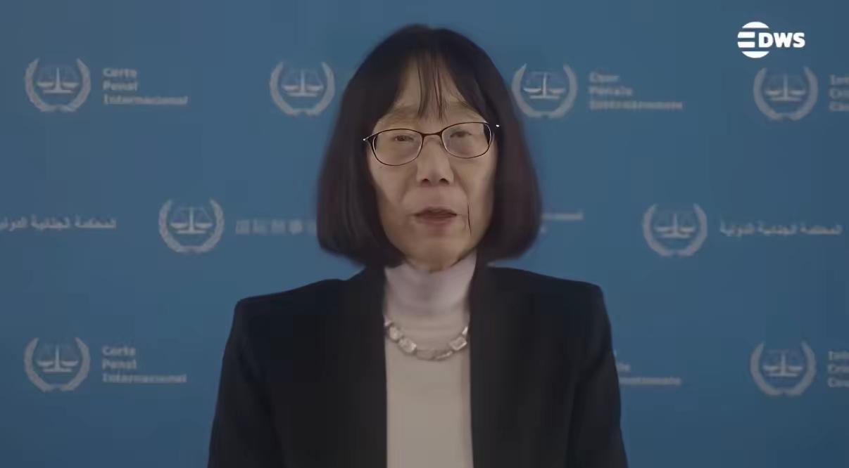 现在国际刑事法院的赤根智子法官应该是最害怕了。被俄罗斯全球通缉不说，美国也在制裁
