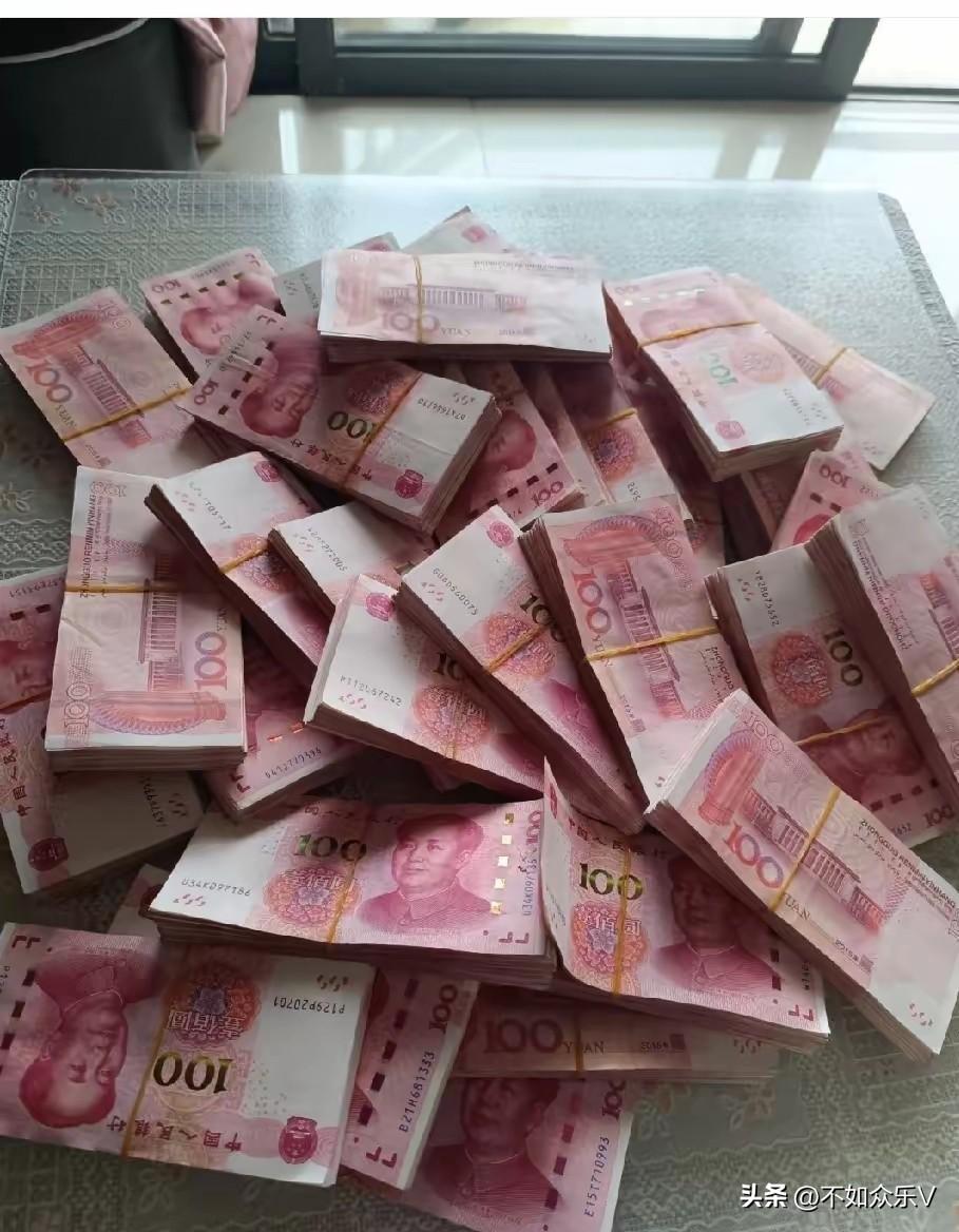 真孝顺啊！

隔壁小两口，家里四个老人。他们是独生子女，两个人赡养四个老人。但他