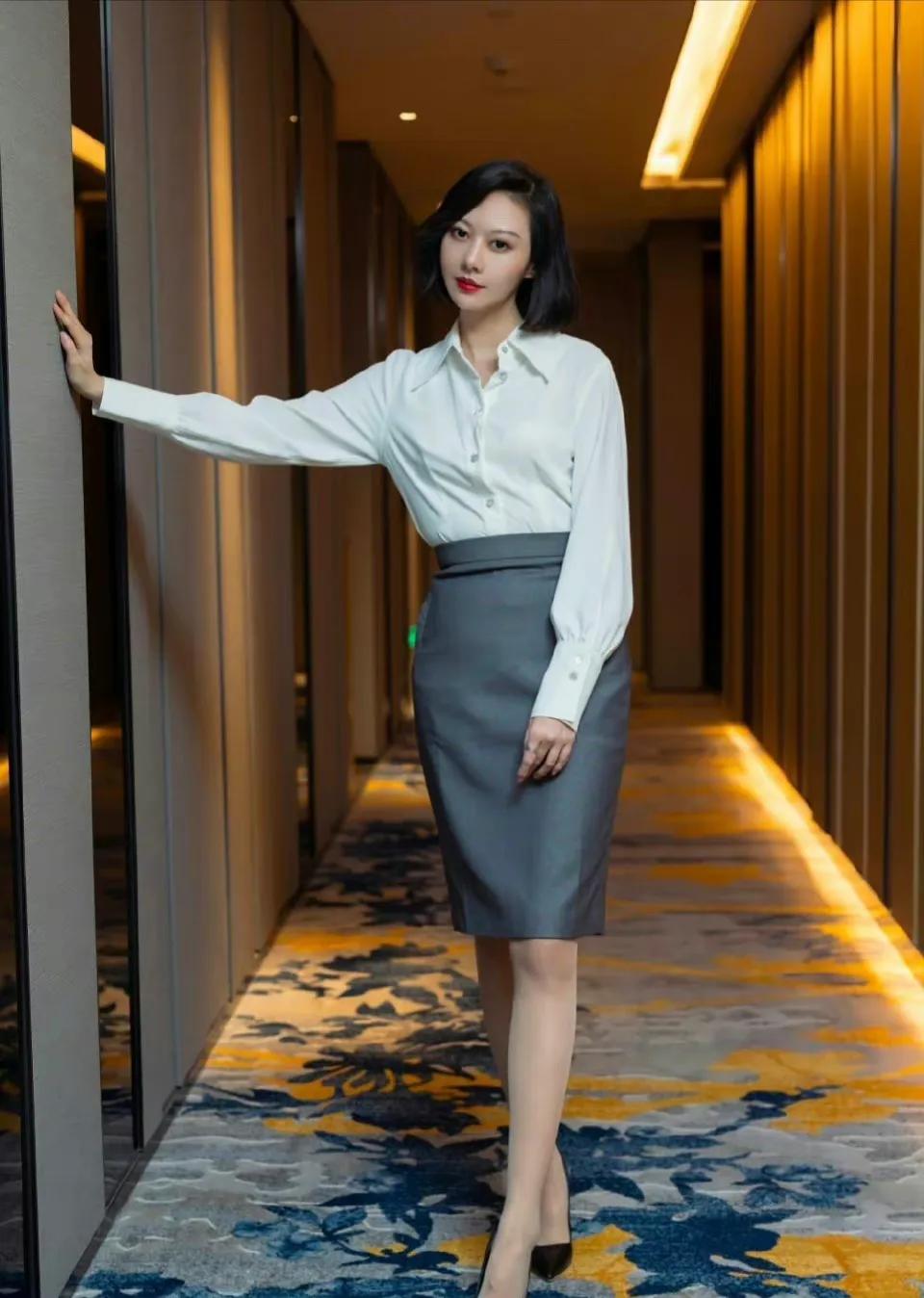 奋斗令我们的生活充满生机，责任让我们的生命充满意义，常遇困境说明你在进步，常有压