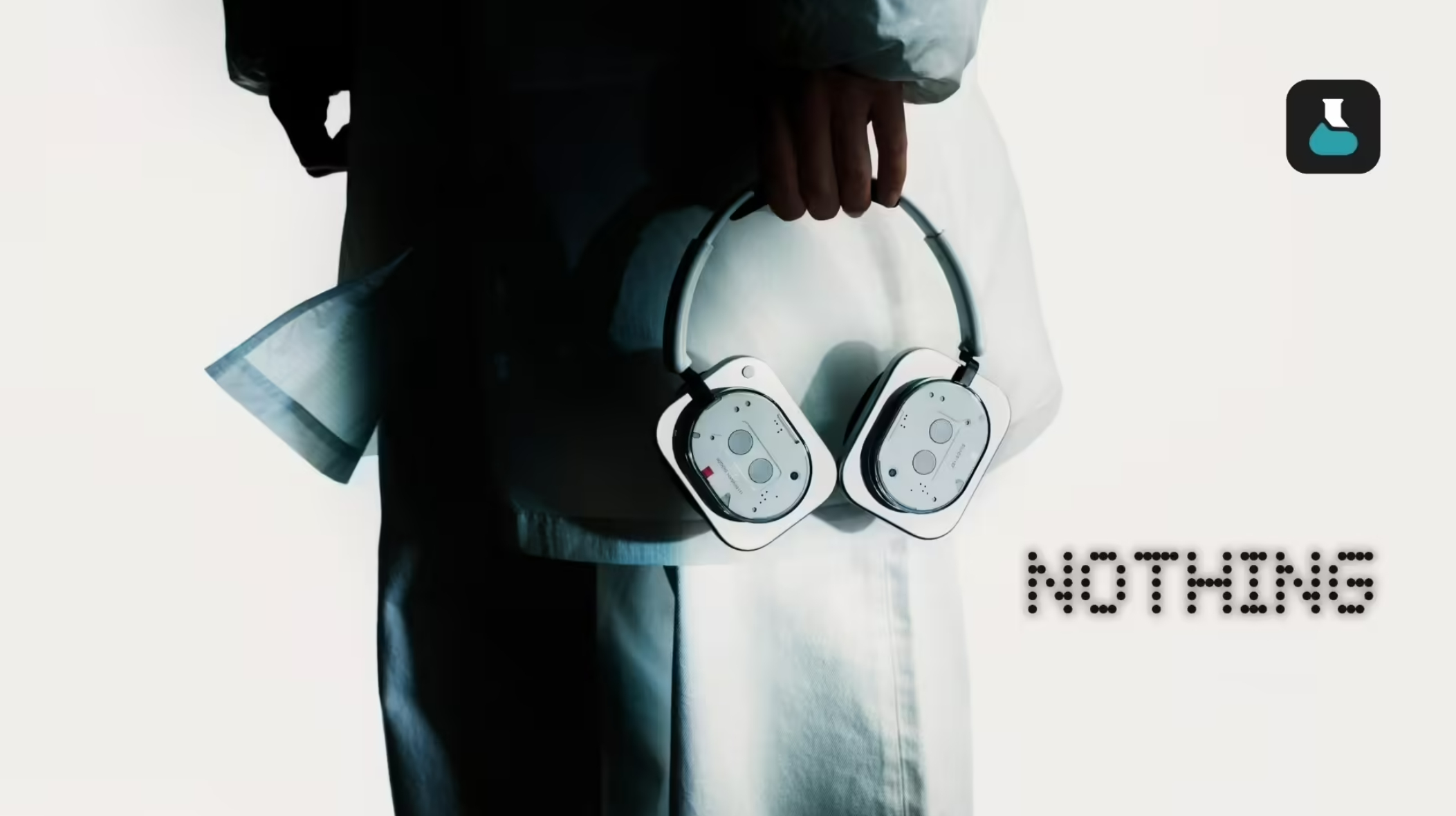 Nothing Headphone (a)很像AKG的K1000不过是有点小帅的