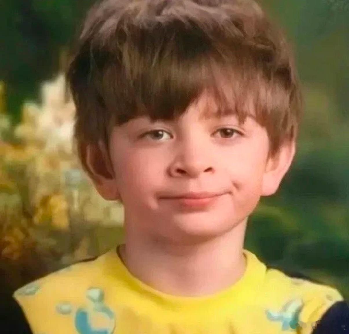 怎么到了研究生就没人逃课了先不说一节课就零散几个人，再者你以为辛辛苦苦考上研究生