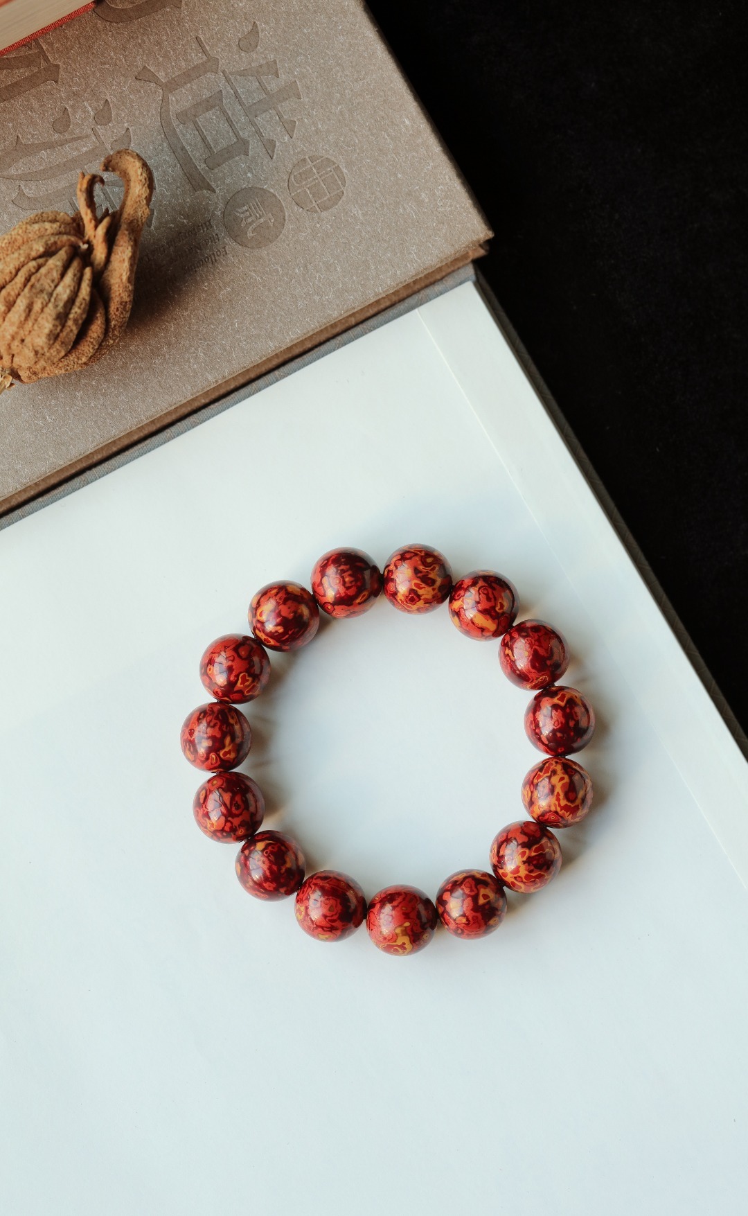 大漆【红锦】15mm15颗手串木胎为底，传统大漆工艺，纯手工十数层的反复髹漆，肌
