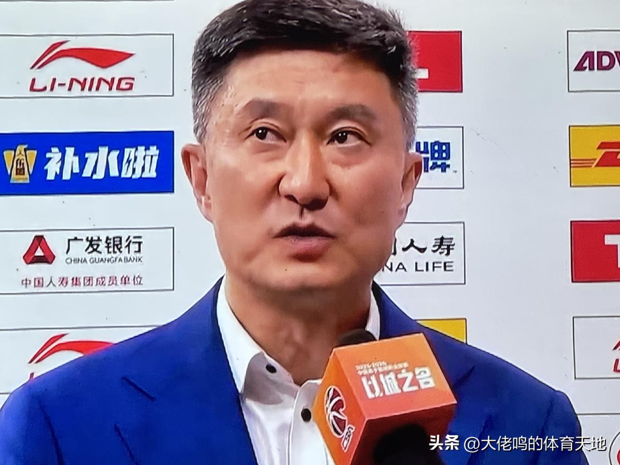 在连败后压力巨大，赛后道出主力球员所要遇到的困难也是无奈，竞技体育太残酷，赢不了