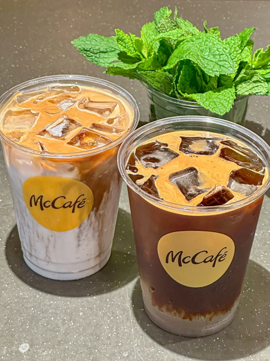 卧卧卧。。麦咖啡新品对薄荷下手了！！！