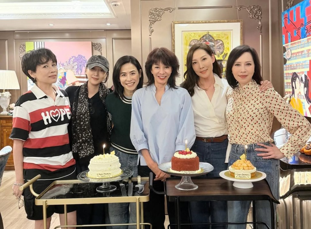 郑裕玲（嘟姐）圈中闺蜜宣萱和顾纪筠同在8月过生日，昨天（20日）她罕见地在社交网