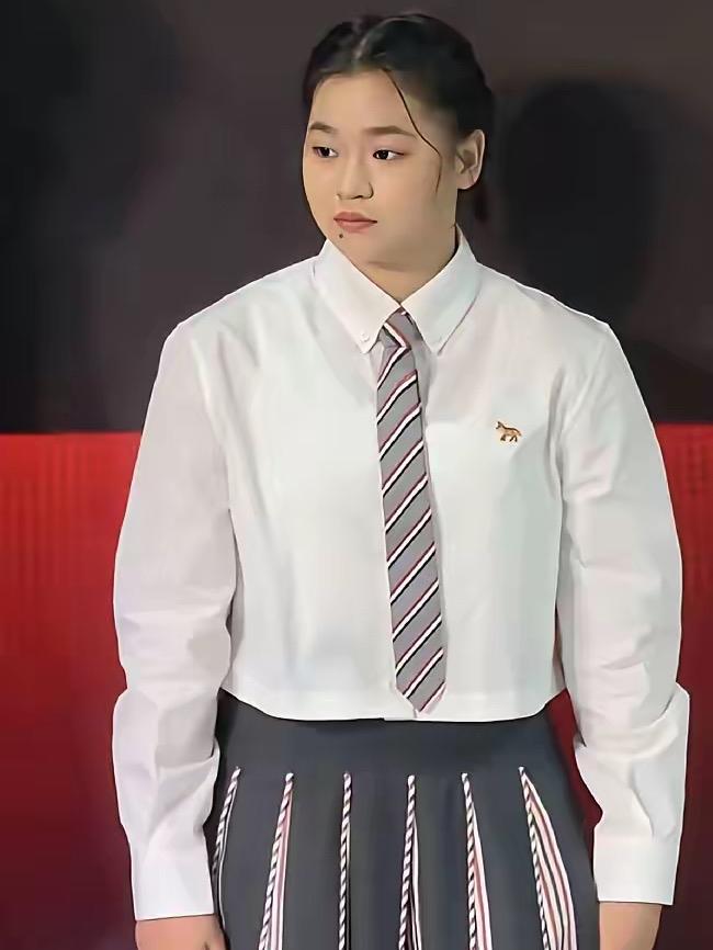 别再被误导了！全红婵根本没赚多少钱，真实情况太让人意外



全网都在说全红婵身