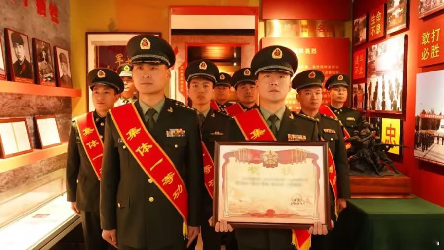 刘老庄连荣立集体一等功1月29日，中部战区陆军组织第82集团军某旅“刘老庄连”荣