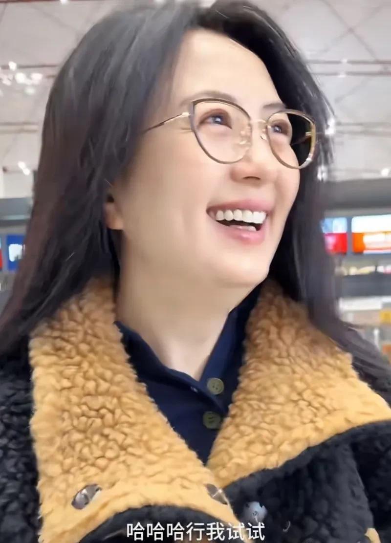 我到现在都记得，她是怎么一针一针，把自己闺蜜眼睛扎瞎的。
《至尊红颜》里的徐盈盈