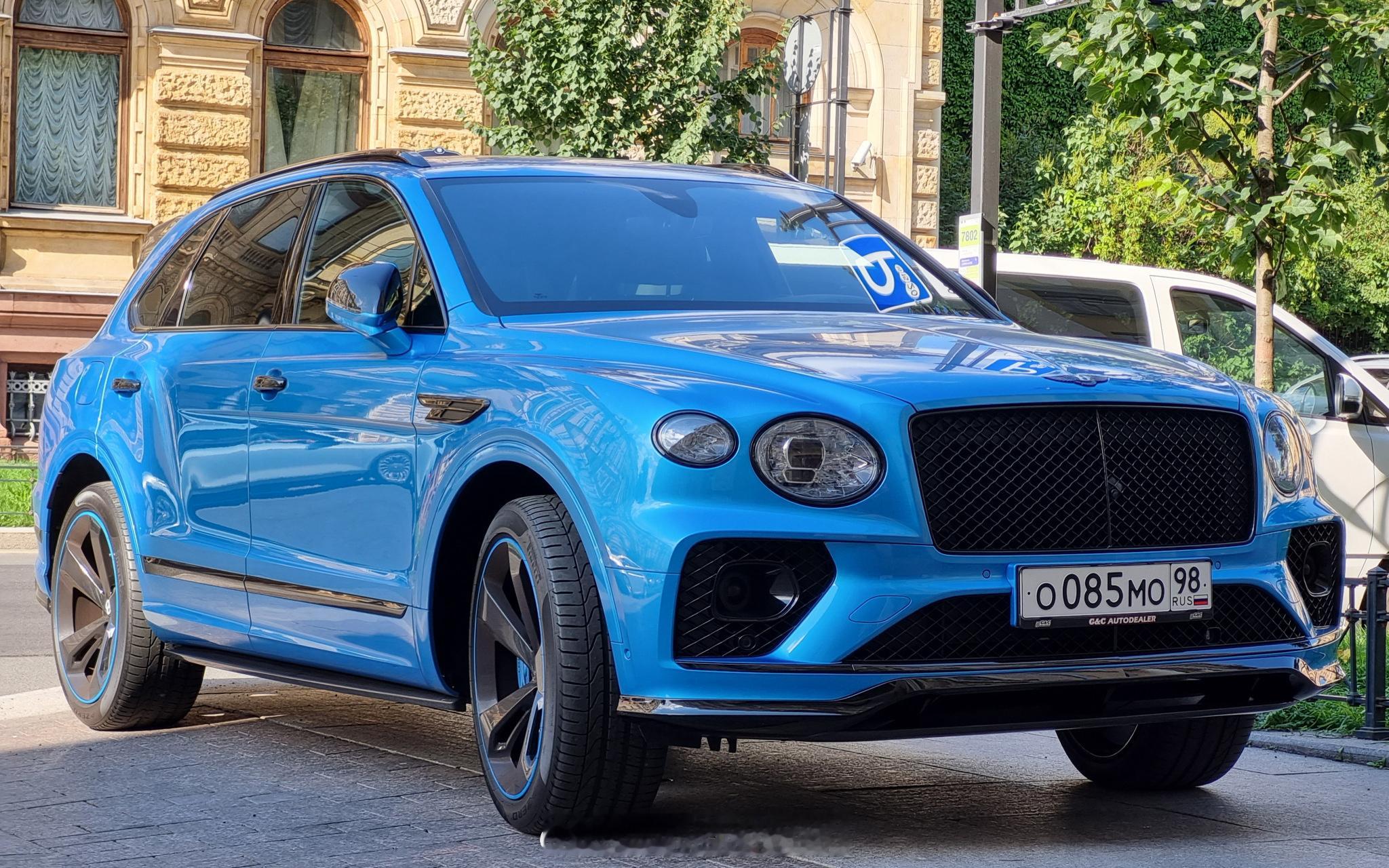 Bentley Bentayga / Audi S6 Avant / BMW 3