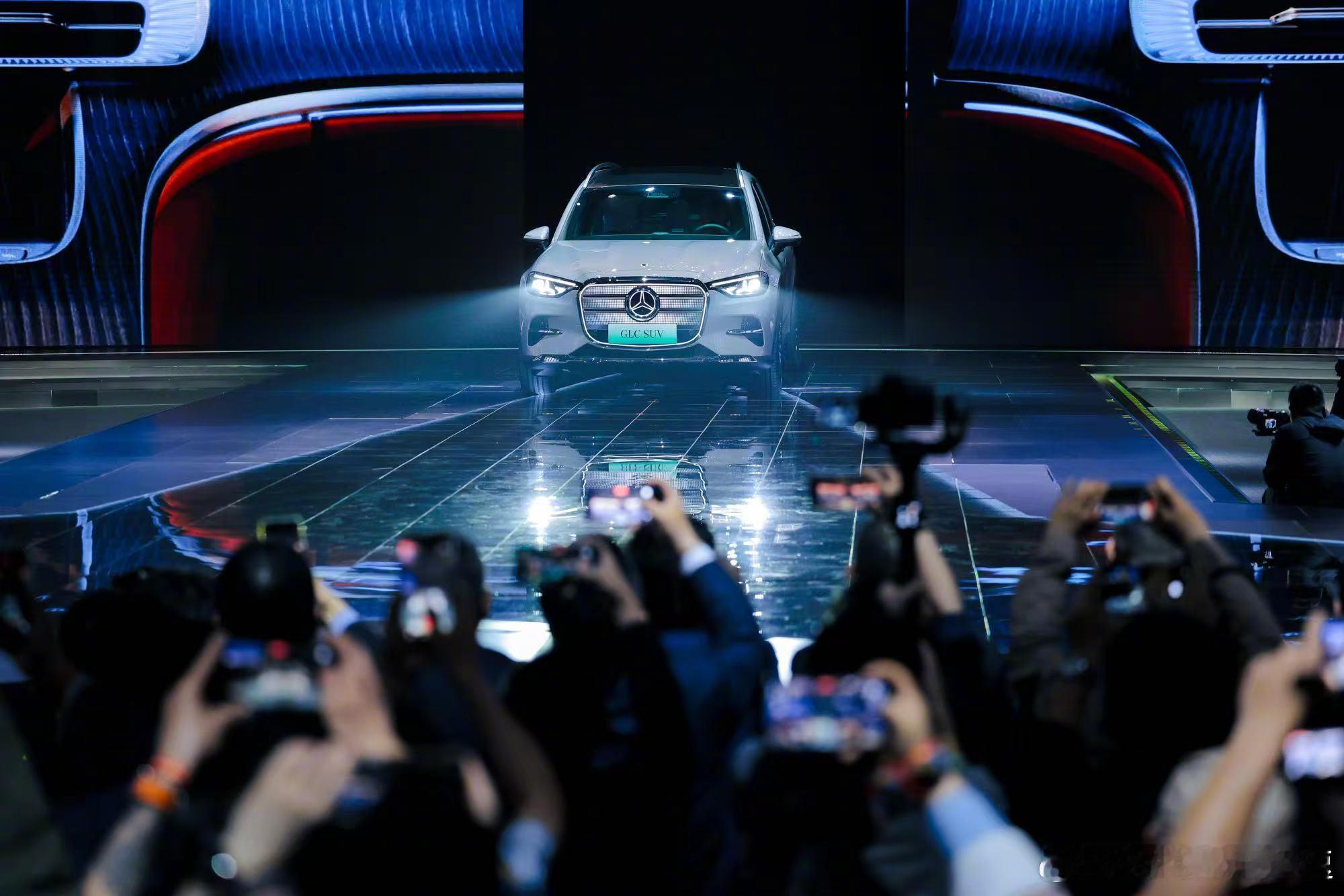 奔驰140年新能源 我们遥遥领先可真比造车底蕴 还真是奔驰独一家梅赛德斯-奔驰在