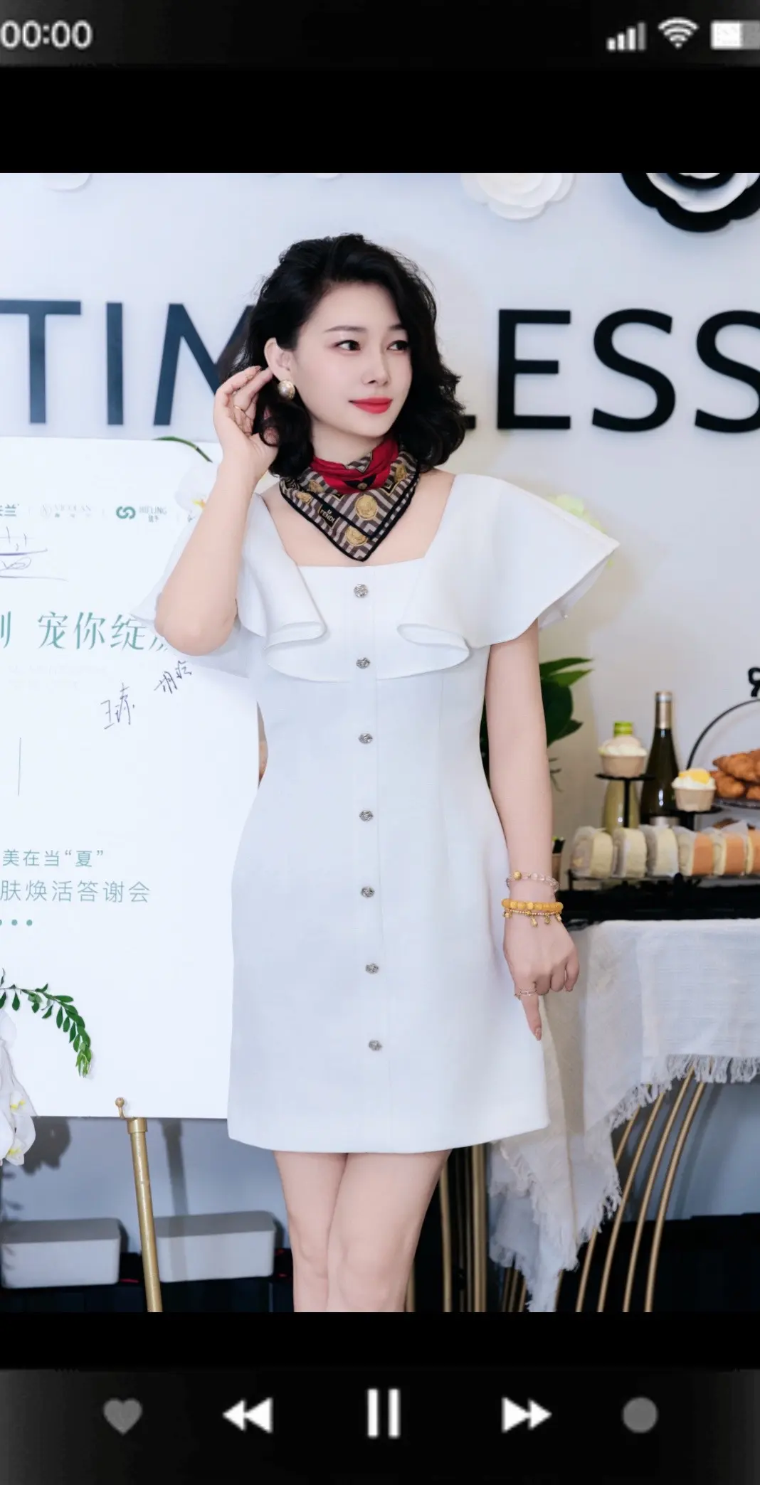 无论你活成什么样子 都会有人说三道四 这个世界我们都只来一次 吃想吃的...