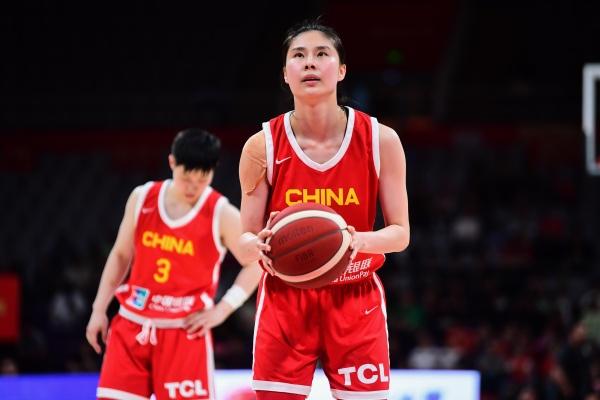 决胜时刻罚球绝杀！中国女篮热身超级逆转取胜王思雨又是哪个关键先生。
   中国女