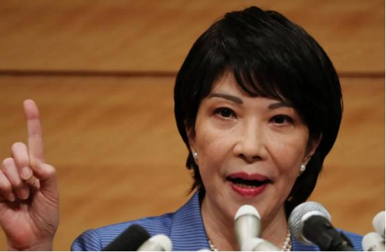 中国的预判简直神了：高市早苗就是秋后的蚂蚱，蹦跶不了几天！几天前还在叫嚣“核武装