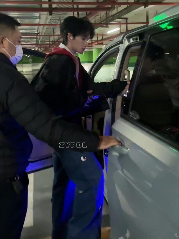 余宇涵录制加康加年味今日余宇涵录制《加康加年味》，又看到新鲜的余宇涵啦~期待新综