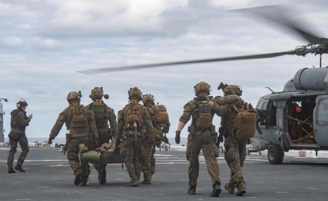 美伊的这波极限拉扯比电视剧还敢演！这边美国扬言要发动前所未有的军事行动，那边伊朗