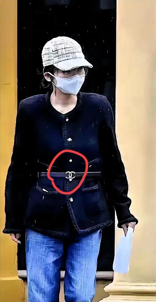 我本以为张核子的身份够难扒了，没想到还有个更神神秘秘的，就是那“澳洲的杨兰兰”。