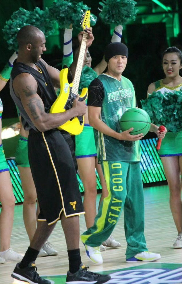 想回到过去 试着让故事继续❤️科比退役的第3566天&科比睡着的2184天，mi