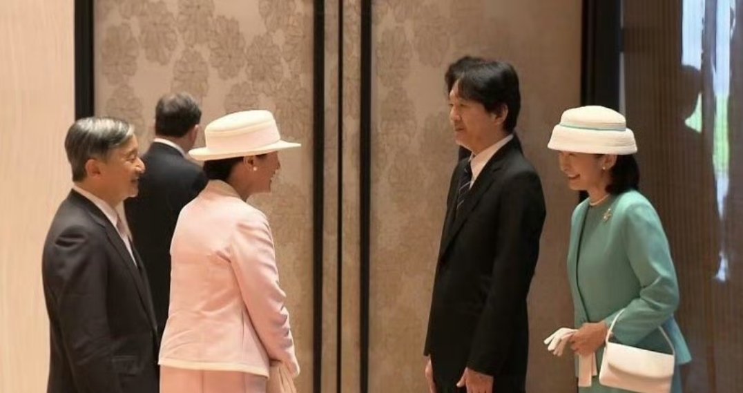 日本教材污蔑卢沟桥事变中方先开枪日本天皇还去蒙古悼念二战日本俘虏了，问题来了，这