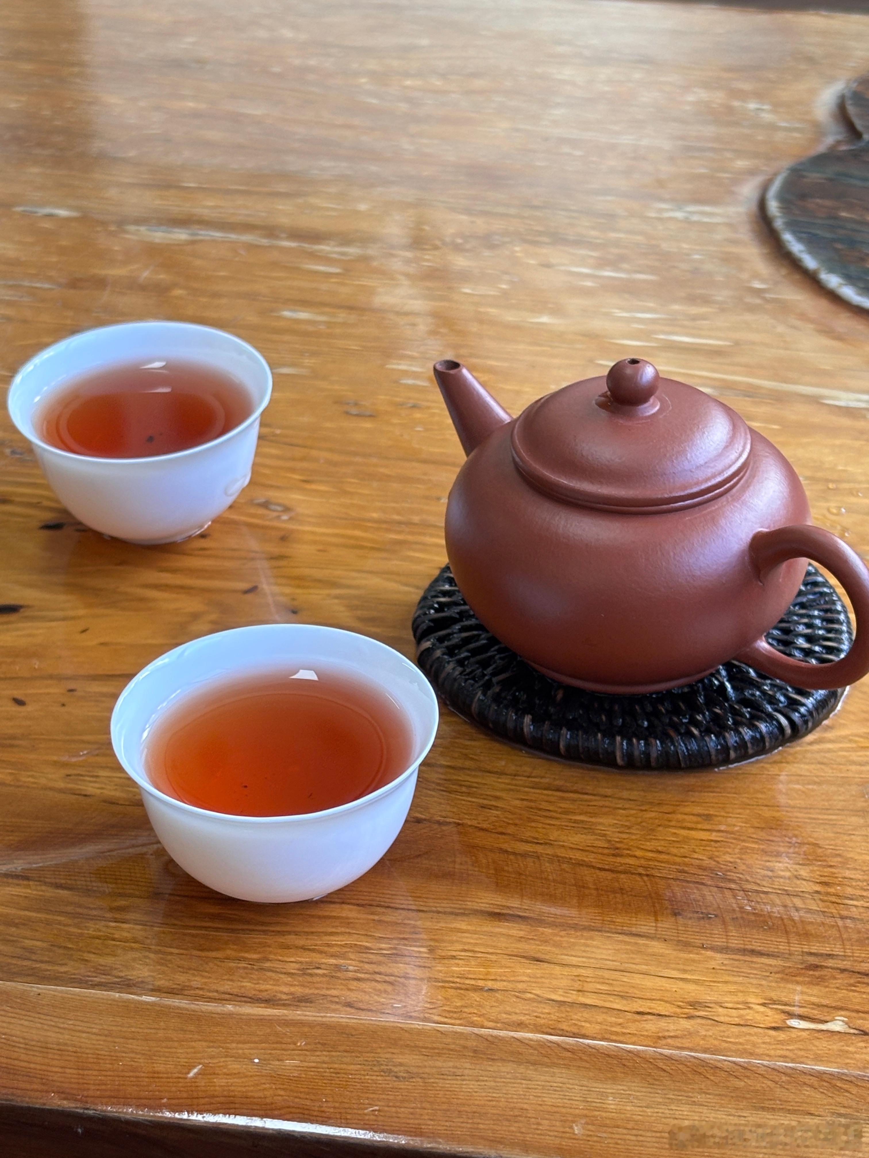 真是勤不过三天，今天彻底摆烂不动了，还是安居一隅，吹着空调喝杯热茶最舒服。 