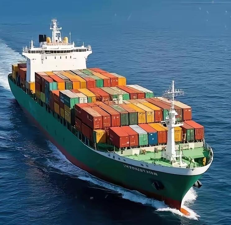 中国是动真格了，也是给台湾当局定了规矩：凡是民用货轮驶入台海区域非法运输武器等军