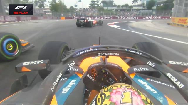 回看诺里斯与皮亚斯特里之间的碰撞😢

#F1[超话]##2026F1新加坡大奖赛#