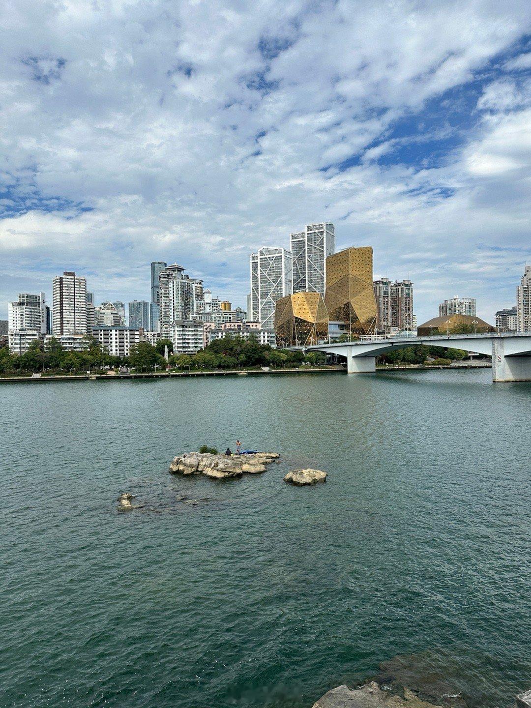 这柳江水也太清了吧！怎么做到的呀！柳州真的很美好