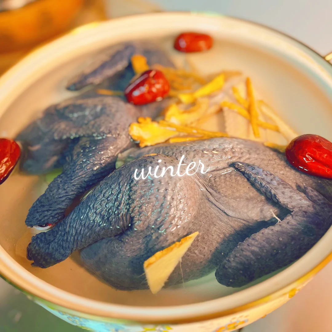 先喝药膳鸡 浑身发热再去work out！！