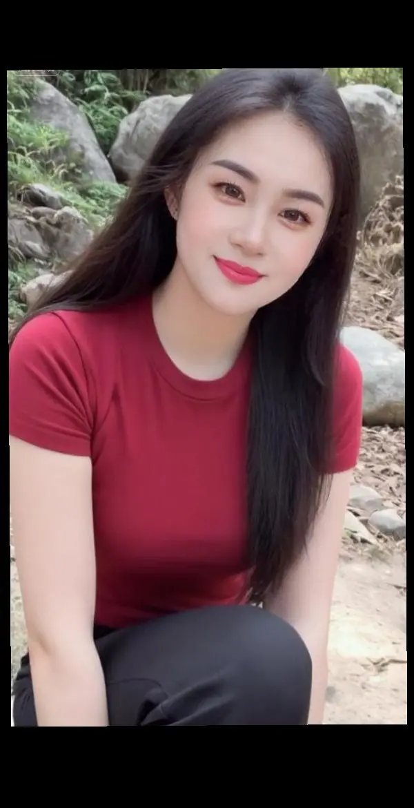 岁月不声不响，却让人慌慌张张，忙起来感觉什么都不缺，空下来才发现什么都没有。