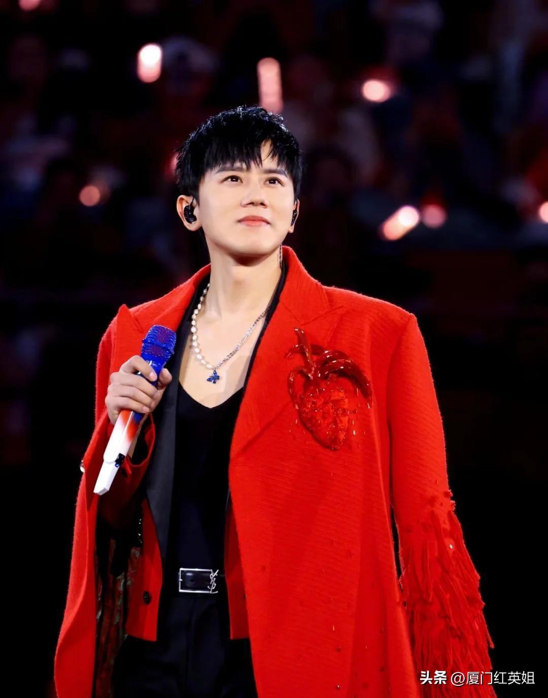 因薛之谦被前女友举报事件
其中牵出谢娜和张杰夫妻买房跳单
不要再冤枉他们夫妻俩了