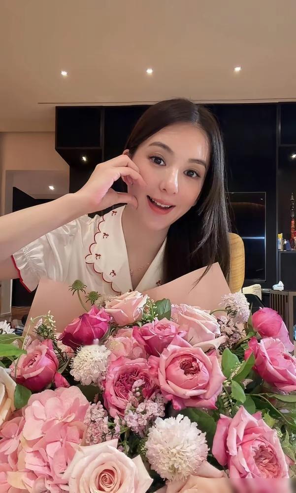 天王嫂每月20万零花钱，竟要笔笔上报经纪人审批，郭富城的家，到底谁说了算？
这