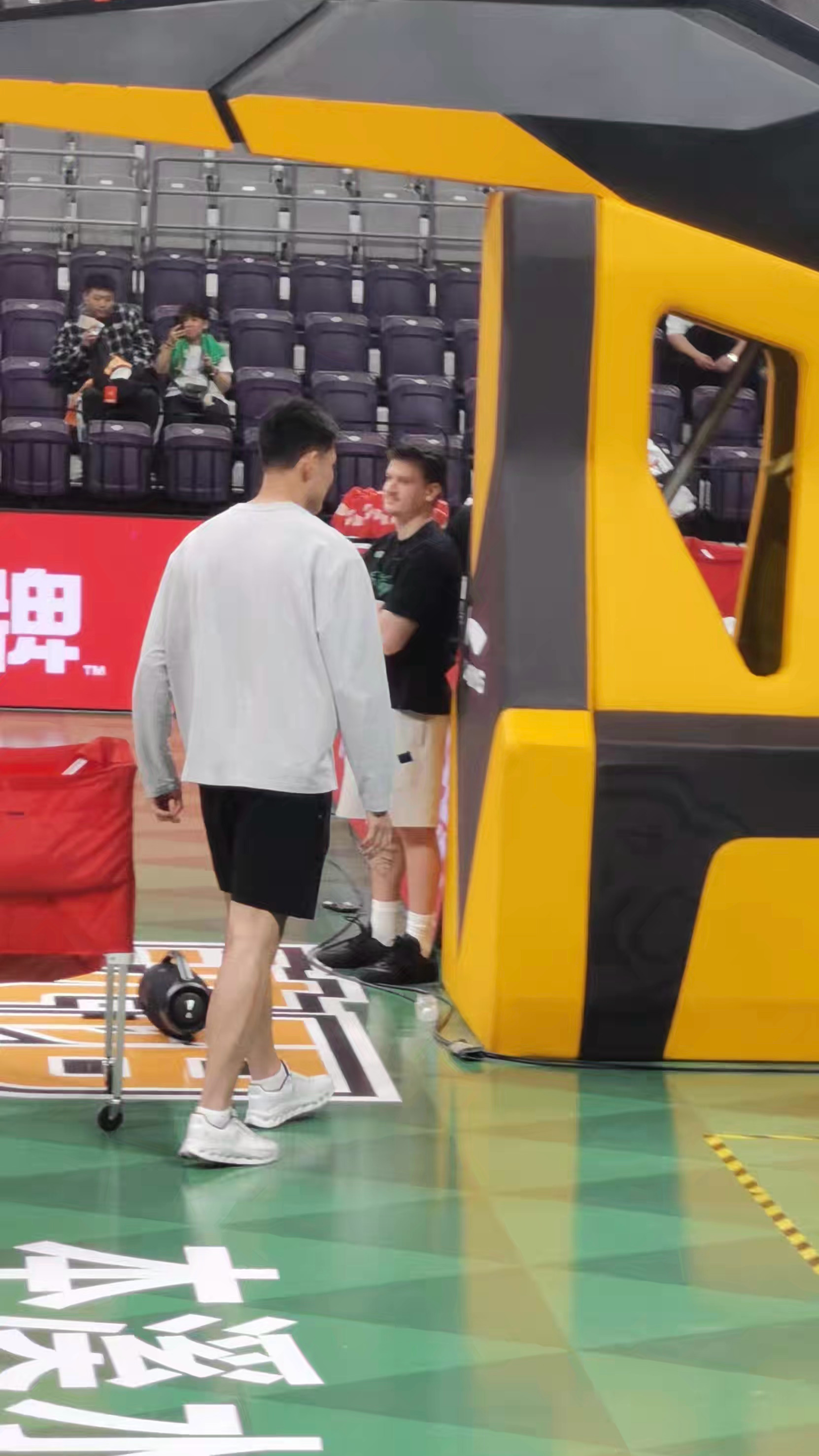 看谁回来了，看侧影猜人山东男篮vs辽宁男篮cba季后赛
