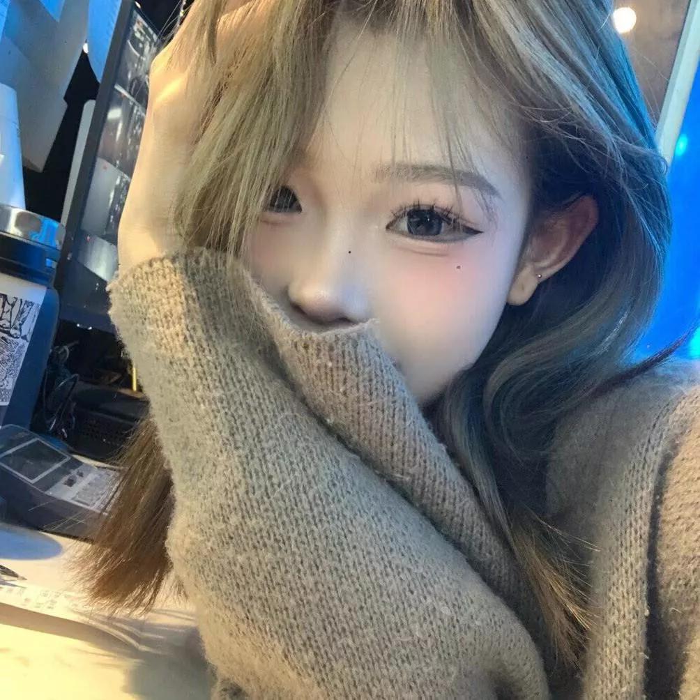 冬日暖阳，慵懒的午后时光冬日打卡季 冬日记录心情 冬日暖阳 秋日午后的温柔 秋日